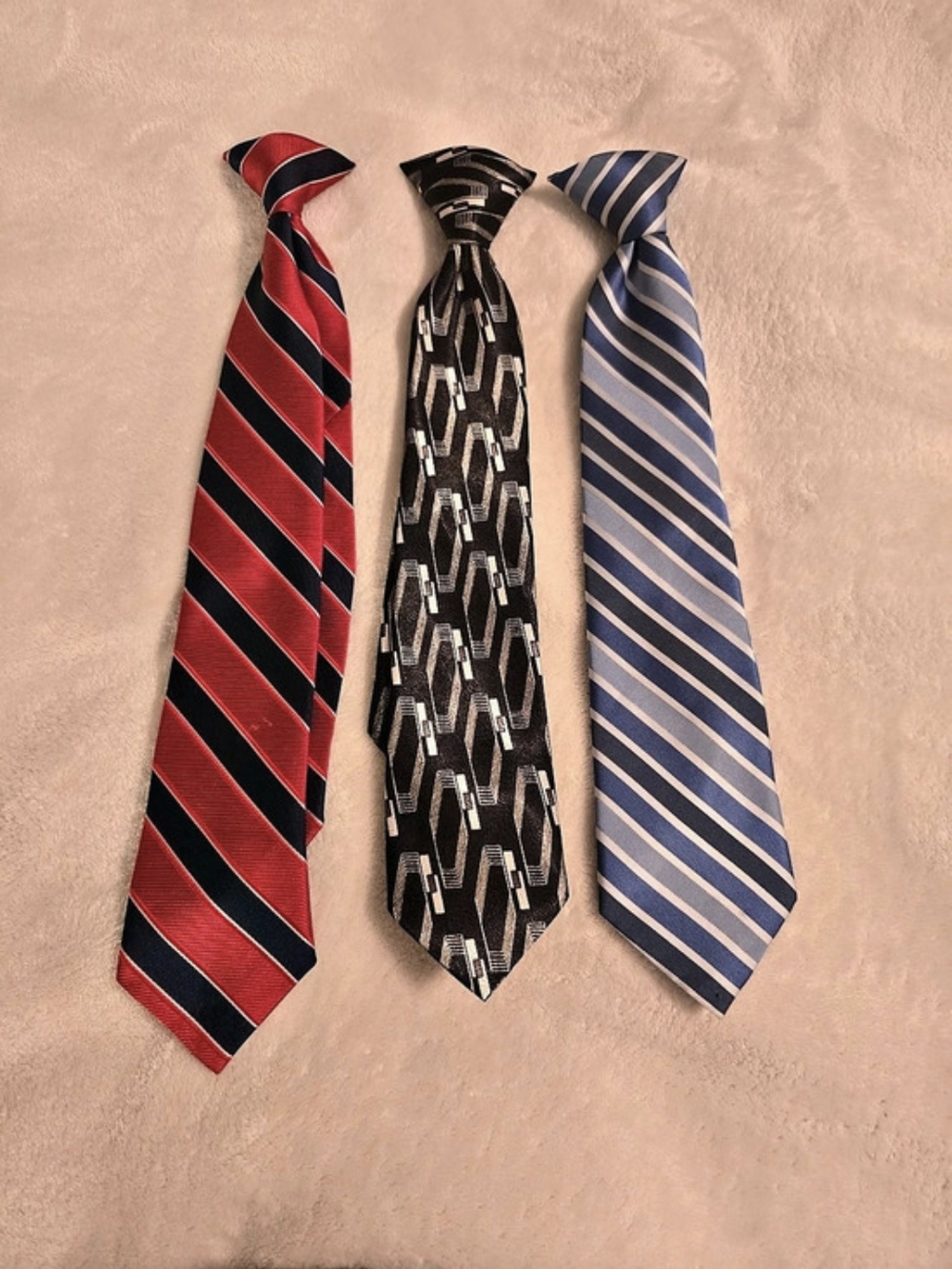 Three-Piece Cip On Tie Set